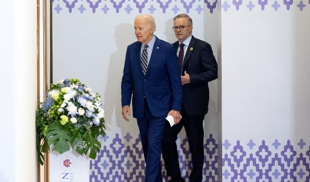 بايدن مع رئيس الوزراء الأسترالي أنتوني ألبانيز في بنوم بنه / نوفمبر عام 2022 (أرشيف).