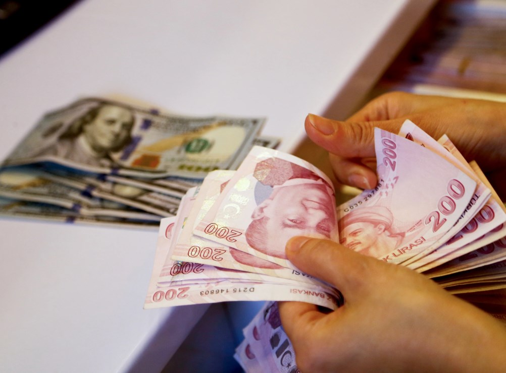 سجلت الليرة التركية تراجعاً بنسبة 18.9525 مقابل الدولار