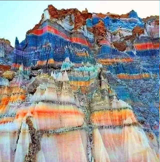 صخور غريبة في هرمز