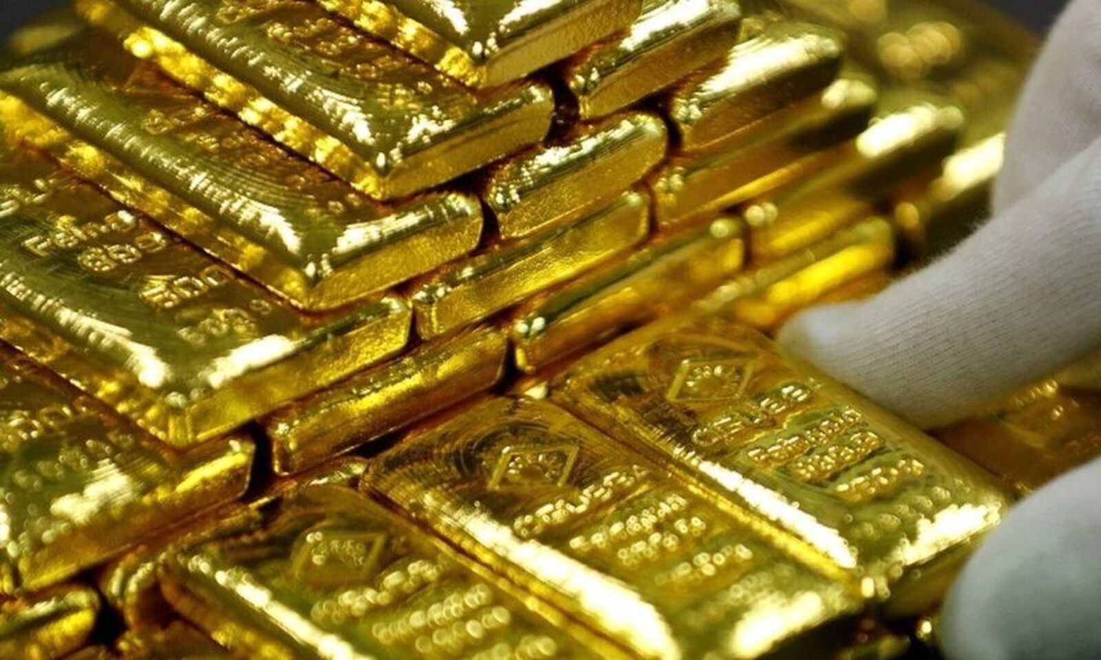  الذهب يتراجع في المعاملات الفورية 0.3% إلى 1978.10 دولار للأوقية (الأونصة) 