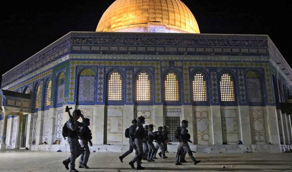 الاحتلال يقتحم المسجد الأقصى.. ومواجهات في الداخل الفلسطيني المحتل