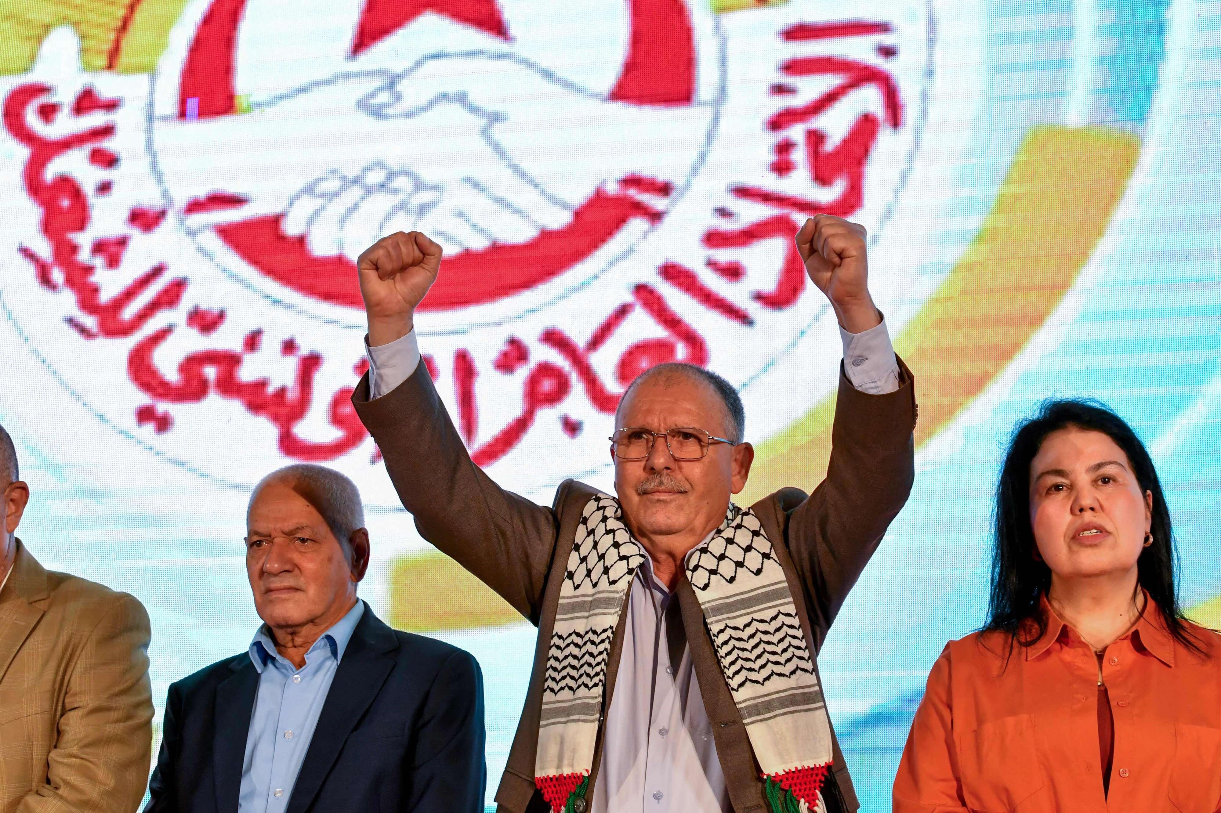 الأمين العام للاتحاد العام التونسي للشغل، نور الدين الطبوبي، خلال خطاب يوم العمال العالمي، الإثنين، في تونس.