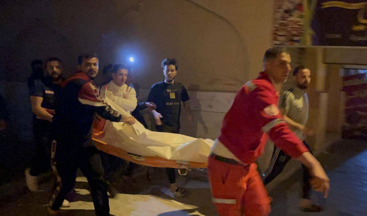 مجزرة جديدة.. الاحتلال الإسرئيلي يستهدف شقة سكنية في مدينة حمد شمال خانيونس