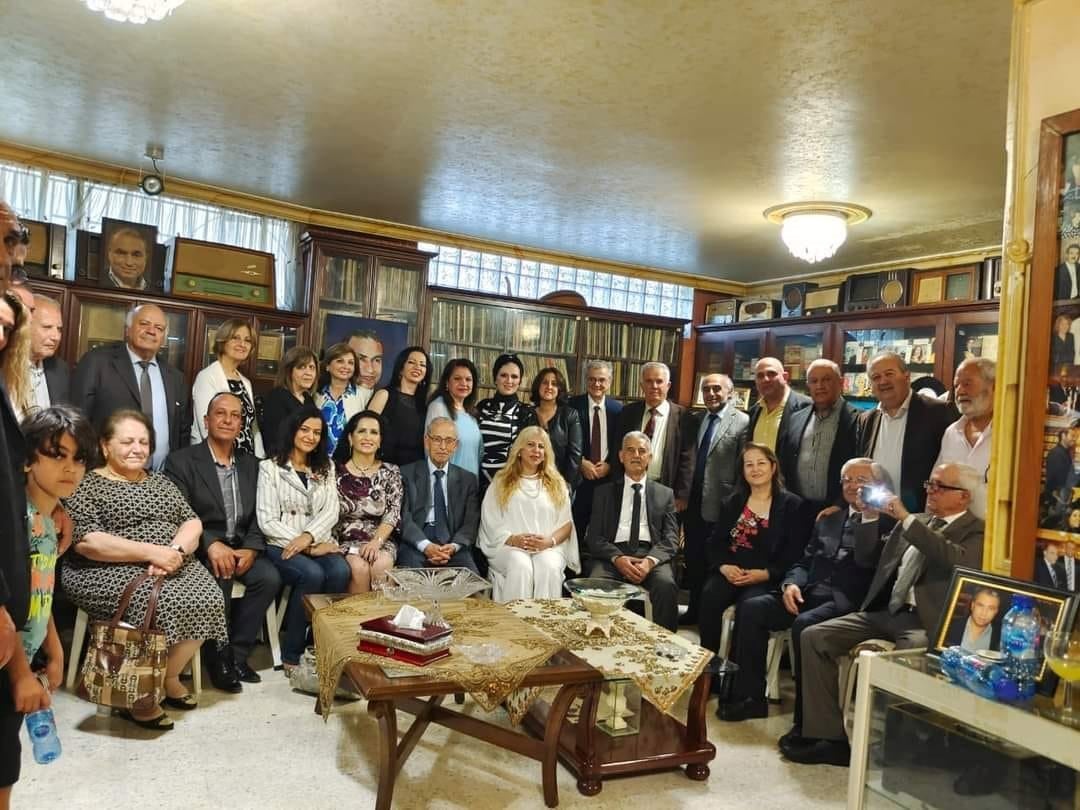خلال اللقاء الذي جمع أدباء وشعراء في المتحف