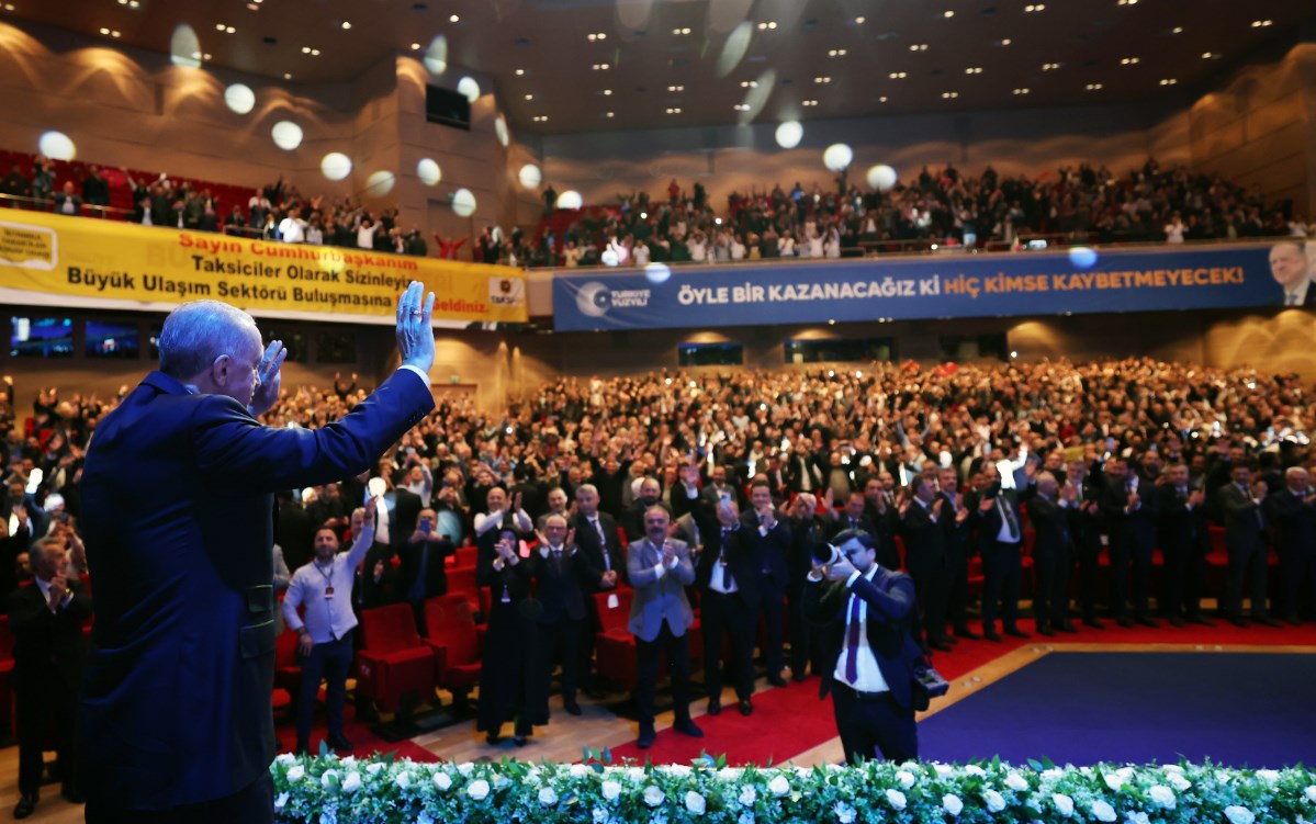 إردوغان في ملتقى قطاع المواصلات باسطنبول المنعقد في 
