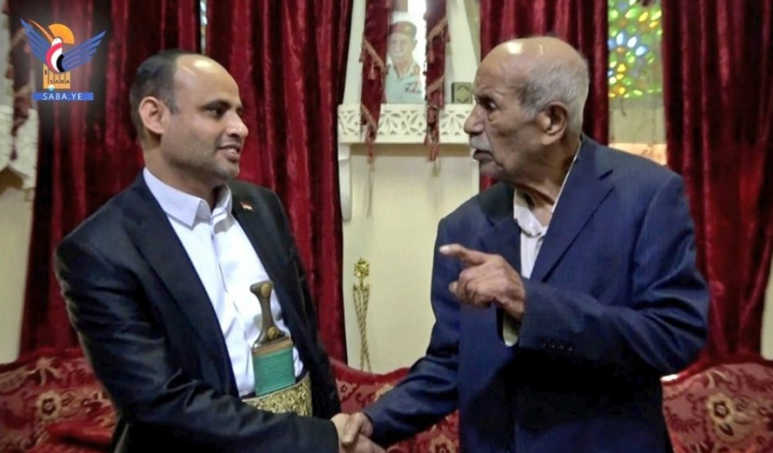 المشاط خلال لقائه مع المناضل اللواء خالد باراس
