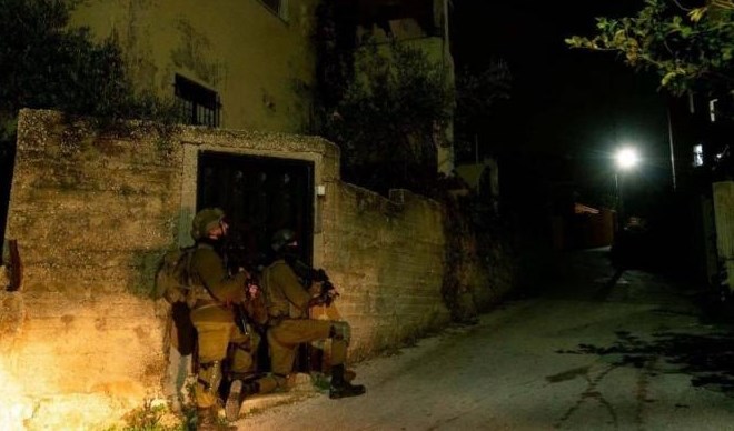 الشبان الفلسطينيون تصدوا لقوات الاحتلال التي اقتحمت البلدة