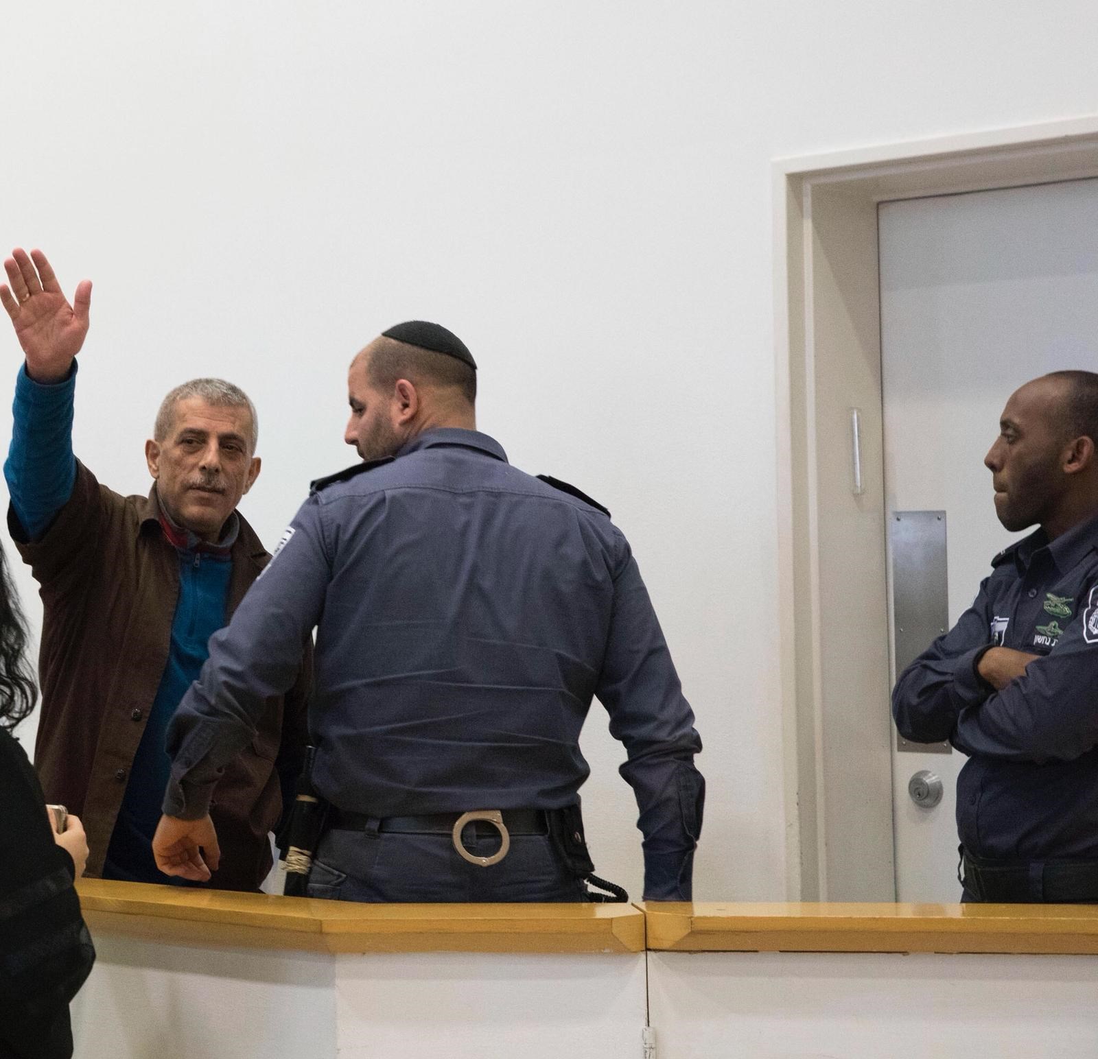 عائلة الأسير وليد دقة تطالب السلطة الفلسطينية بالتحرك الفوري لإنقاذ حياته
