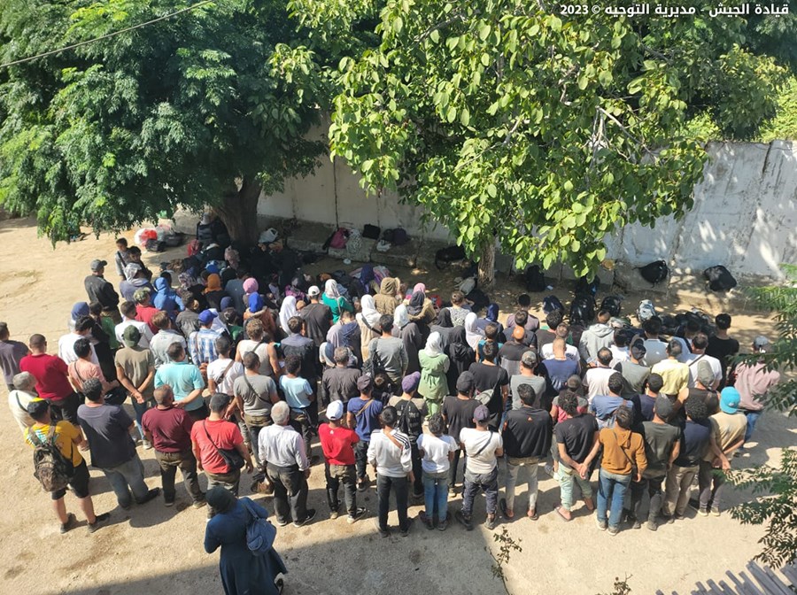 الجيش اللبناني يوقف 134 مهاجراً حاولوا الإبحار إلى أوروبا