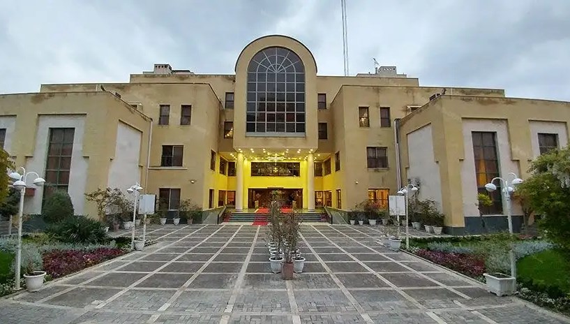 القنصلية السعودية في مدينة مشهد الإيرانية بدأت عملها رسمياً من أحد الفنادق