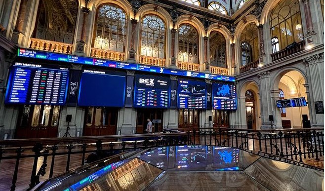 انخفضت أسهم قطاع الموارد الأساسية 1%