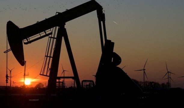 انخفضت العقود الآجلة لخام برنت 21 سنتاً إلى 84.68 دولاراً للبرميل