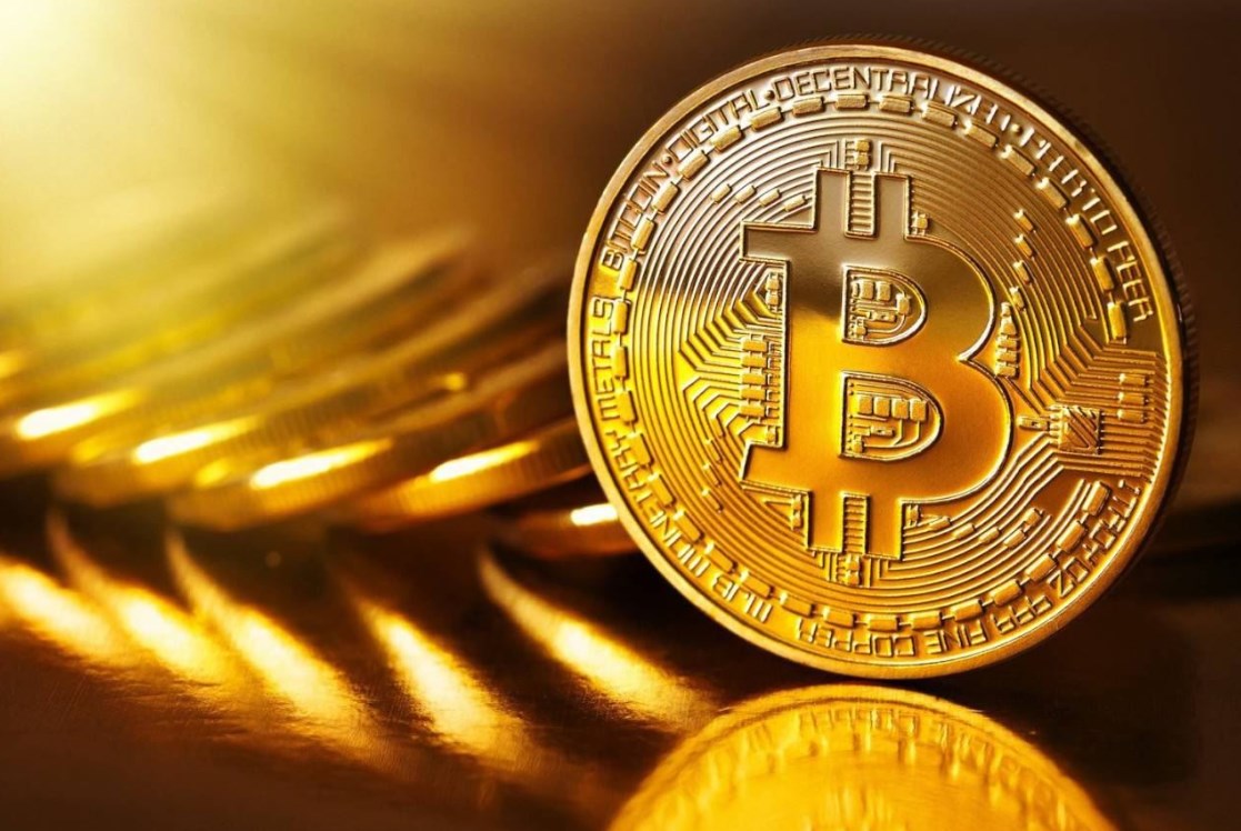 بتكوين تتراجع وتسجل 7.2% في أكبر انخفاض لها في يوم واحد 