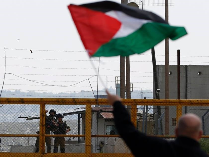 وسط ظروف صحية صعبة.. 3 أسرى يواصلون إضرابهم عن الطعام في سجون الاحتلال