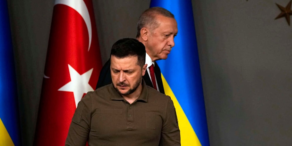 الرئيسان الأوكراني، فولوديمير زيلنسكي، والتركي، رجب طيب إردوغان، في إسطنبول، 8 تمّوز/يوليو الماضي (أسوشيتد برس).