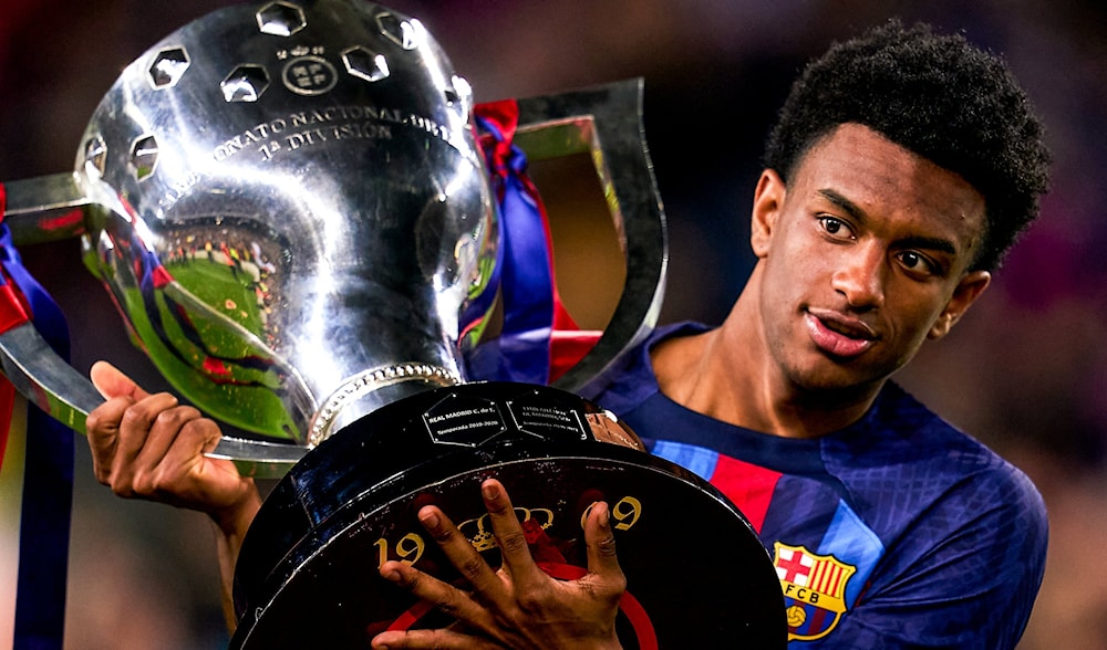 بالدي يمدد عقده مع برشلونة