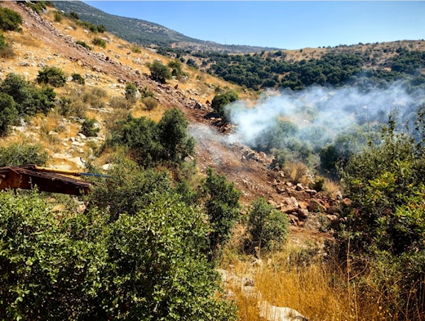 Lebanese Army Responds to Occupation Forces with Smoke Bombs: Tensions Rise on the Lebanese Border