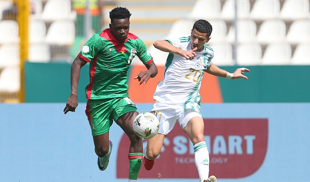 أمم أفريقيا: الجزائر تتعادل مع بوركينا فاسو وتبقي على آمالها في التأهل