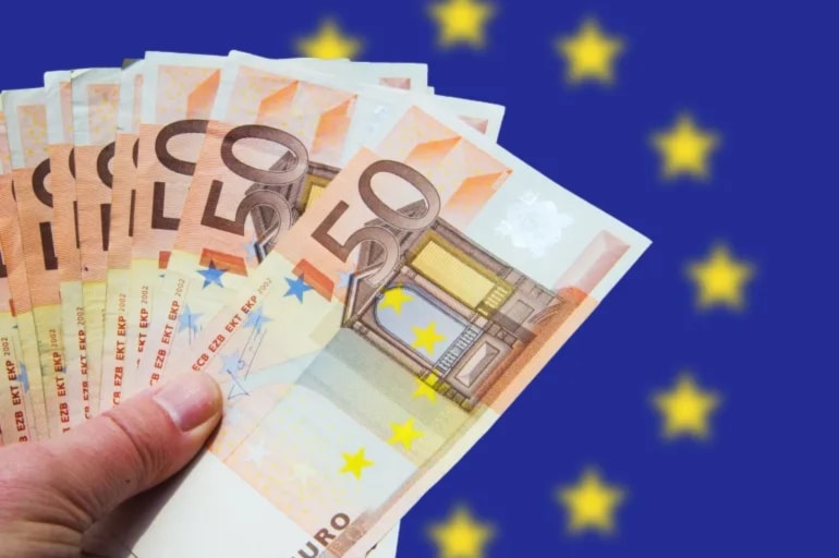 اقتصاد منطقة اليورو يتجنب الركود بأعجوبة وألمانيا الأكثر ضعفاً