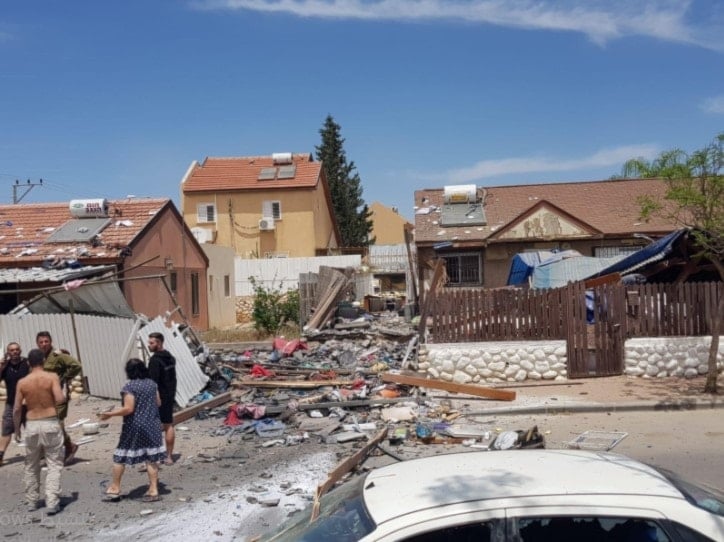 بيوت متضررة في شمال فلسطين المحتلة، بفعل صواريخ حزب الله (أرشيفية)