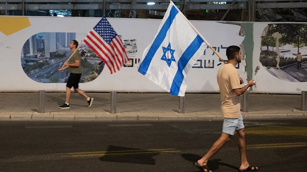 علم كيان الاحتلال الإسرائيلي وعلم الولايات المتحدة الأميركية في 