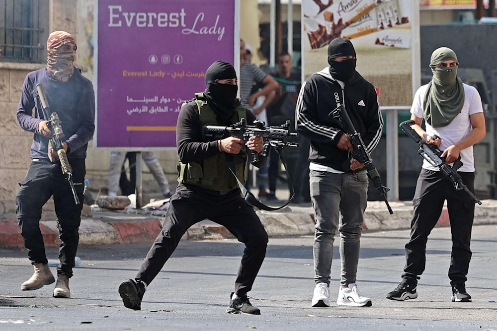 مقاومون يتصدون لقوات الاحتلال بالأسـلحة والعبوات المتفـجرة (صورة أرشيفية)