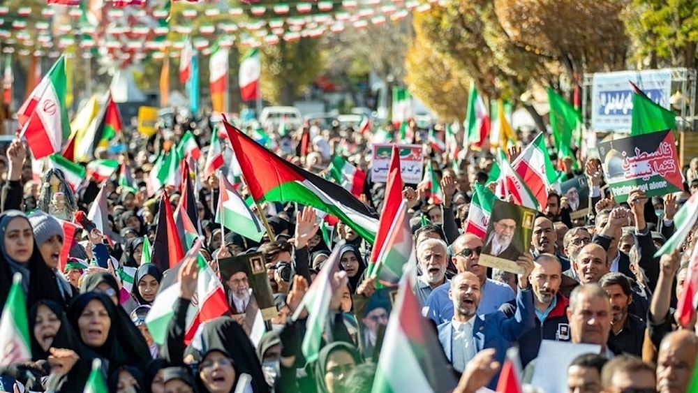 مسيرة حاشدة في مدينة مشهد الإيرانية تضامناً مع أهالي غزة