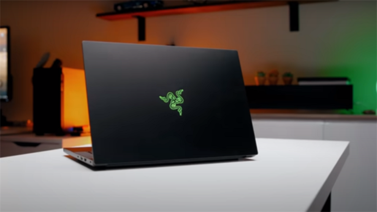 Razer تطلق حاسباً محمولاً بمواصفات غير مسبوقة! 