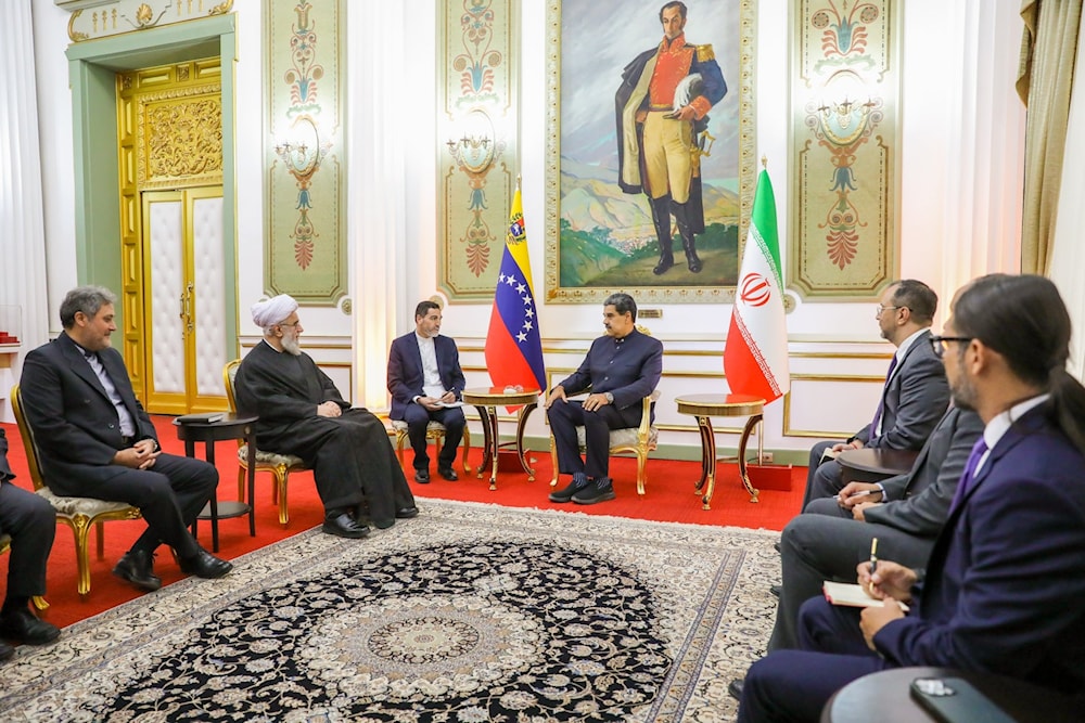 الرئيس الفنزويلي نيكولاس مادورو يستقبل وفداً إيرانياً في (وكالات)