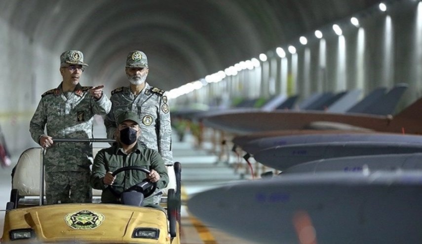 من زيارة لرئيس أركان القوات المسلحة الإيرانية إلى قاعدة عسكرية تحت الأرض (أرشيف)