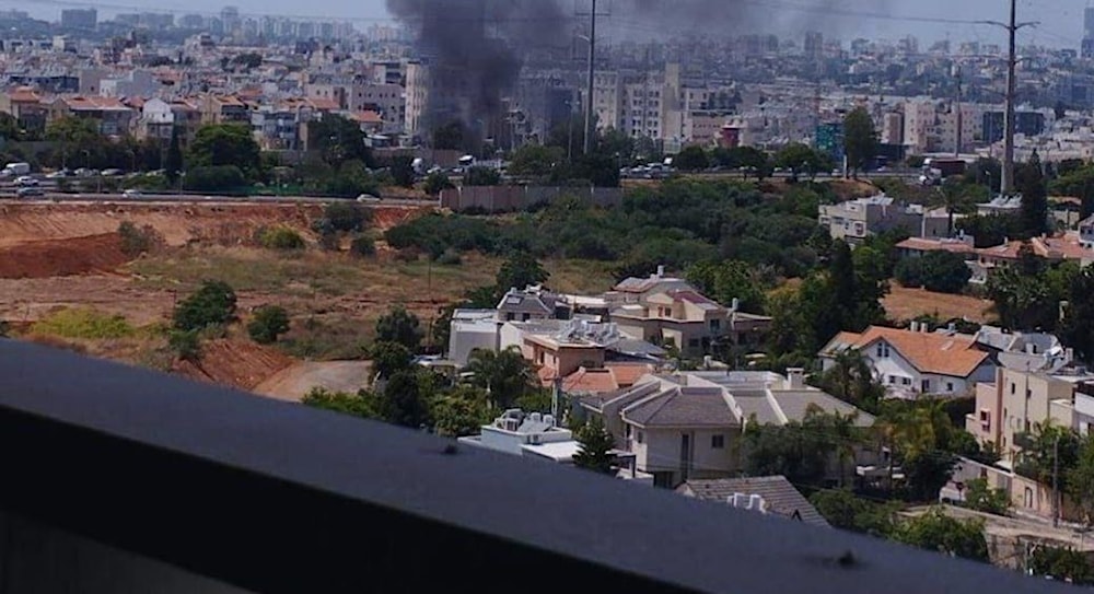 صواريخ المقاومة الفلسطينية تسقط وسط 