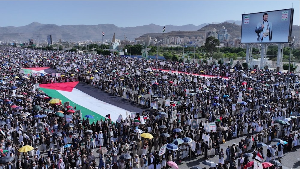 الحشود المليونية في ميدان السبعين في العاصمة اليمنية صنعاء (الإعلام الحربي اليمني)
