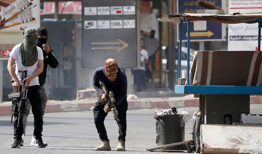 المقاومون يخوضون اشتباكات مع قوات الاحتلال الإسرائيلي على عدة محاور منذ ساعات الفجر (صورة أرشيفية)