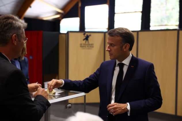 الرئيس الفرنسي يشارك في انتخاب البرلمان الأوروبي في التاسع من الشهر الجاري (رويترز)