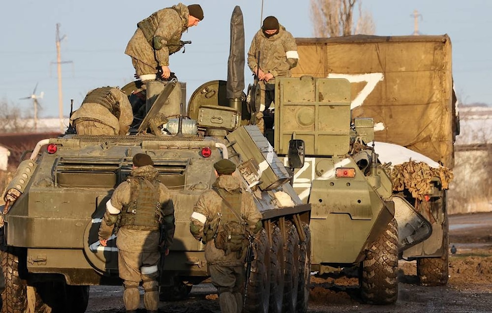 قوات من الجيش الروسي في مدينة ماريوبول جنوب شرق أوكرانيا (وكالات)