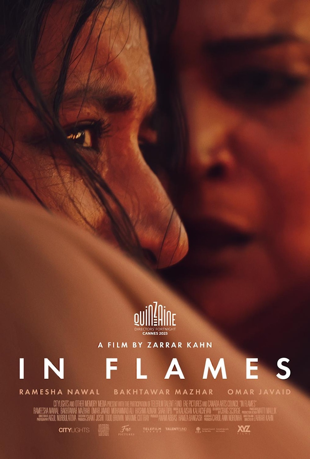 In flames: ملصق الفيلم وفيه الأم والإبنة