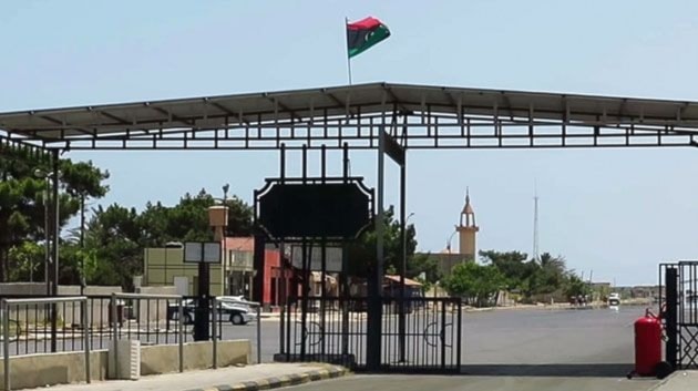 بعدما أغلقه محتجون.. حكومة الوحدة الليبية تأمر بفتح معبر 
