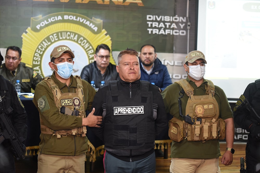  السلطات البوليفية تلقي القبض على قائد الجيش البوليفي السابق، خوان خوسيه زونيغا، بتهمة الانقلاب في العاصمة البوليفية لاباز