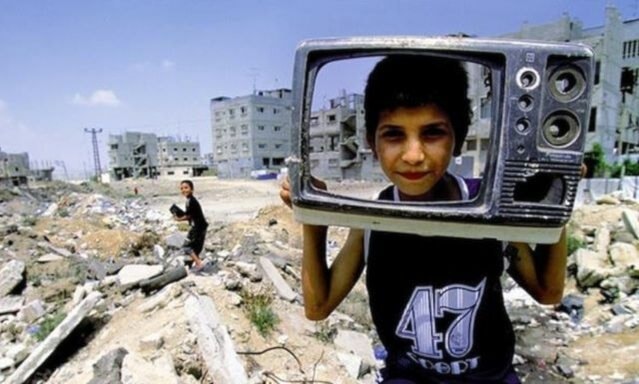 داخل الكادر هم موضوع معظم التقارير التلفزيونية عن الحرب على غزة