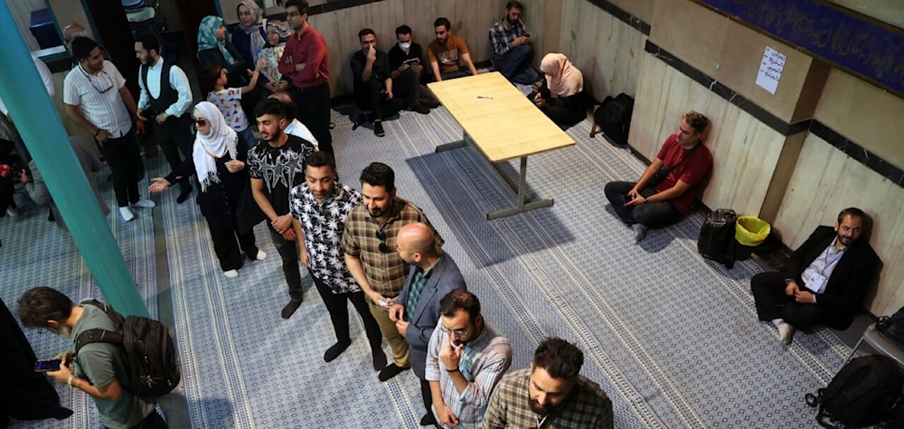 إيران: المرشحون يدلون بأصواتهم.. عملية انتخابية سلسة وإقبال جيد في مختلف مراكز الاقتراع