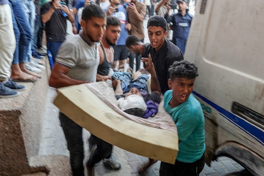 نقل ضحايا المجزة التي ارتكبها 
