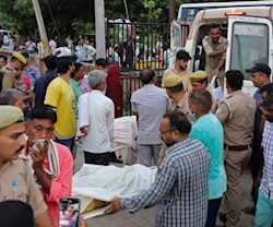 121 قتيلاً في تدافع خلال تجمع ديني في الهند