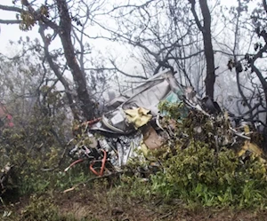 أجزاء من حطام المروحية التي كانت تقل الرئيس الشهيد إبراهيم رئيسي ووزير الخارجية الشهيد حسين أمير عبد اللهيان (رويترز) أجزاء من حطام المروحية التي كانت تقل الرئيس الشهيد إبراهيم رئيسي ووزير الخارجية الشهيد حسين أمير عبد اللهيان (رويترز)