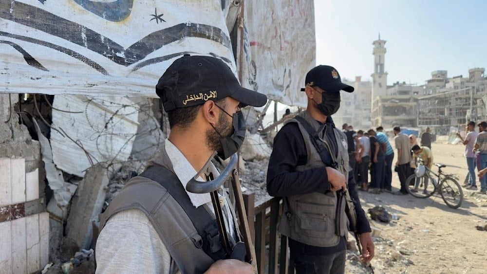 انتشار مكثف لعناصر الأجهزة الأمنية الفلسطينية، على مفترقات وشوارع في مدينة غزة 10 تشرين الأول/أكتوبر 2025