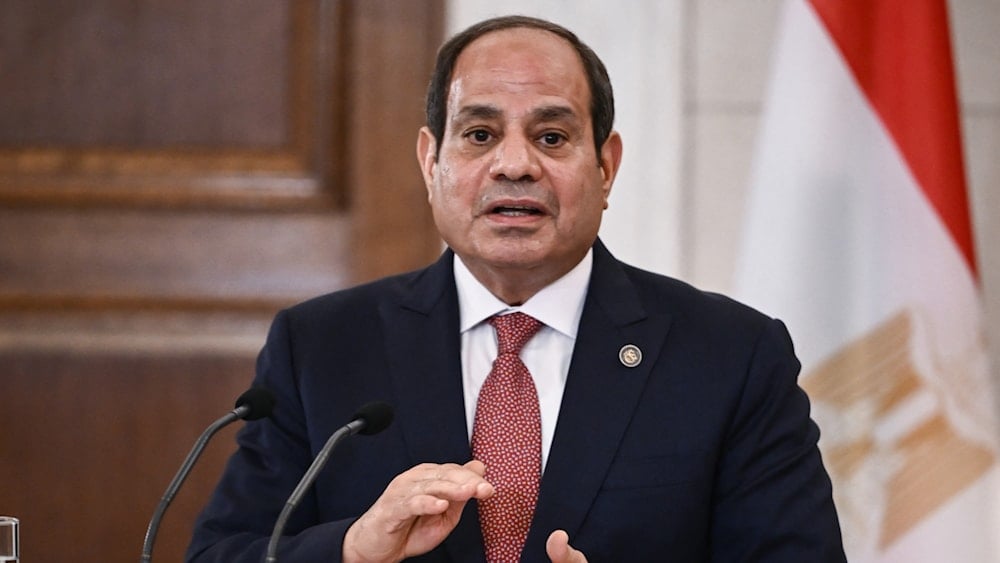 الرئيس المصري عبد الفتاح السيسي يتحدث خلال مؤتمر صحافي في أثينا (أ ف ب)