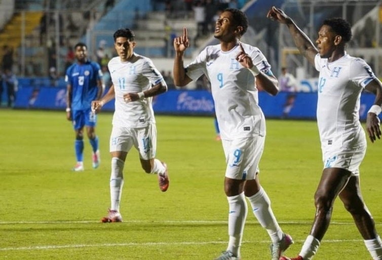 فاز منتخب هندوراس على منتخب هايتي (ويب)