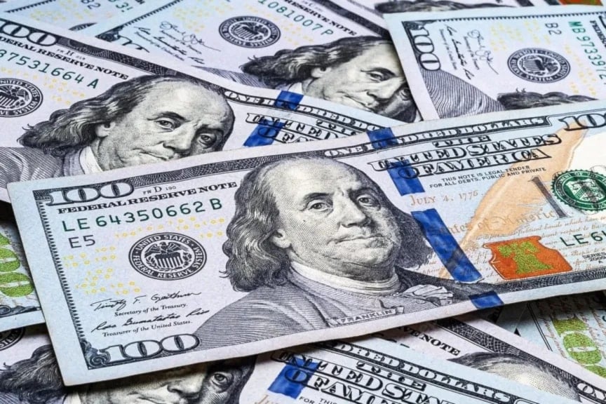 الدولار يستقر وسط توقعات بخفض أسعار الفائدة في الولايات المتحدة