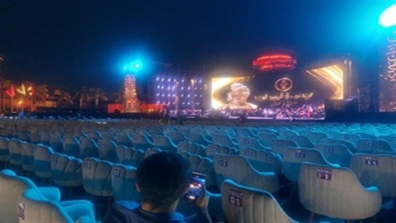 مسرح النافورة الجاهز لإستقبال حفل الإفتتاح