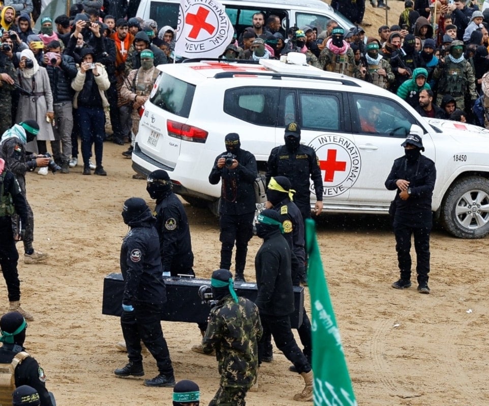 كتائب القسام تعلن العثور على جثة أسير إسرائيلي وتحذر من أن أي تصعيد سيؤخر استعادة جثث الجنود (أرشيفية)