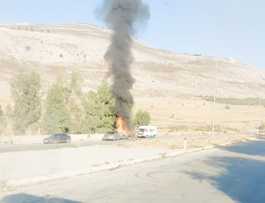 شهيدان وجريح بغارة من مسيّرة إسرائيلية استهدفت سيارة جنوب لبنان (تواصل اجتماعي)
